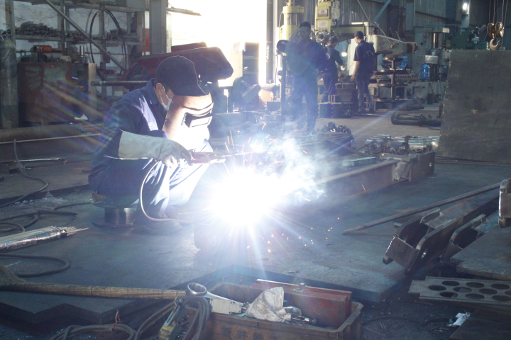 Lắp đặt máy móc, thiết bị và hướng dẫn vận hành Lắp đặt máy móc, thiết bị và hướng dẫn vận hành